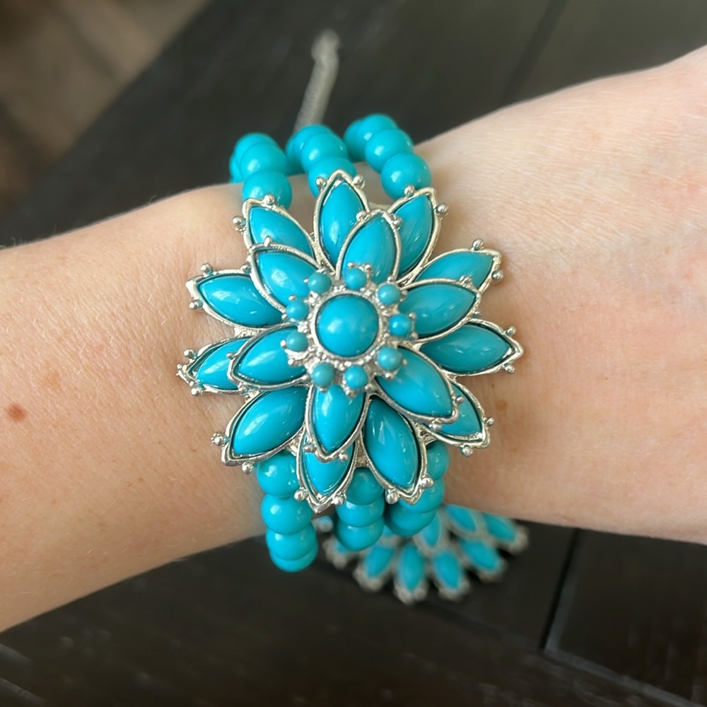 Statement Jewelry Set - Picture 9 of 11